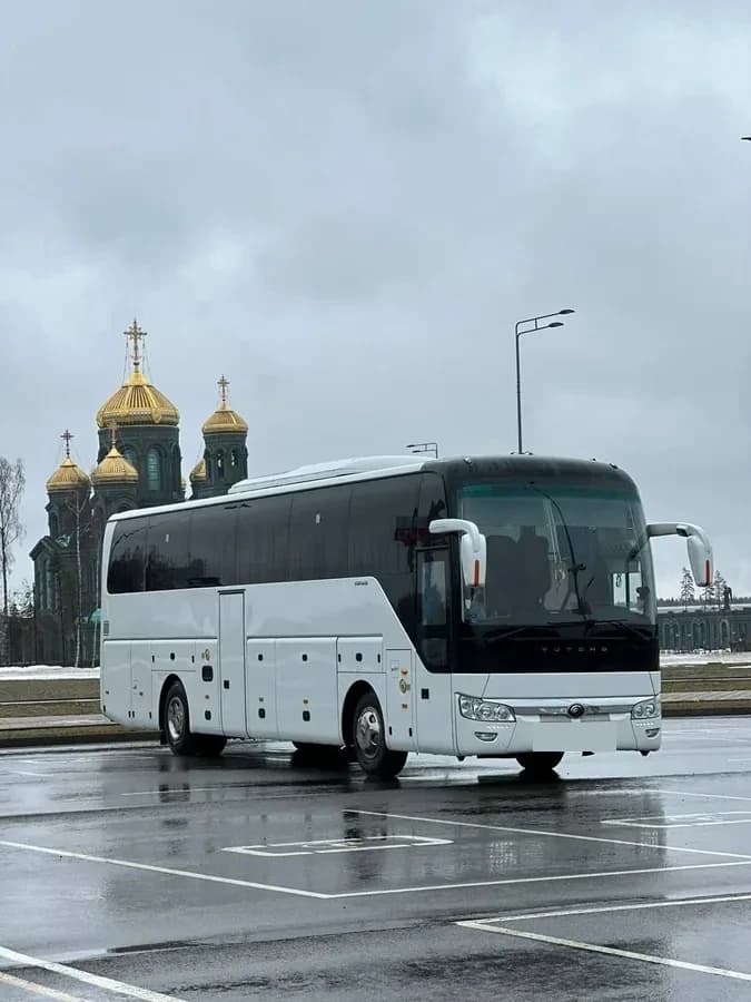 Аренда Yutong ZK 6899 с водителем — автобус на 53 мест