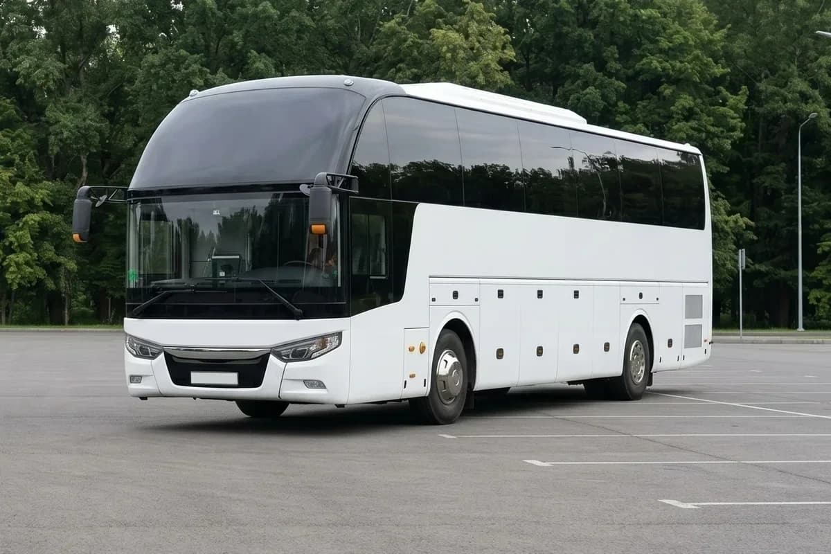 Аренда Zhong Tong LCK6127H с водителем — автобус большой (45–55 мест) на 55 мест