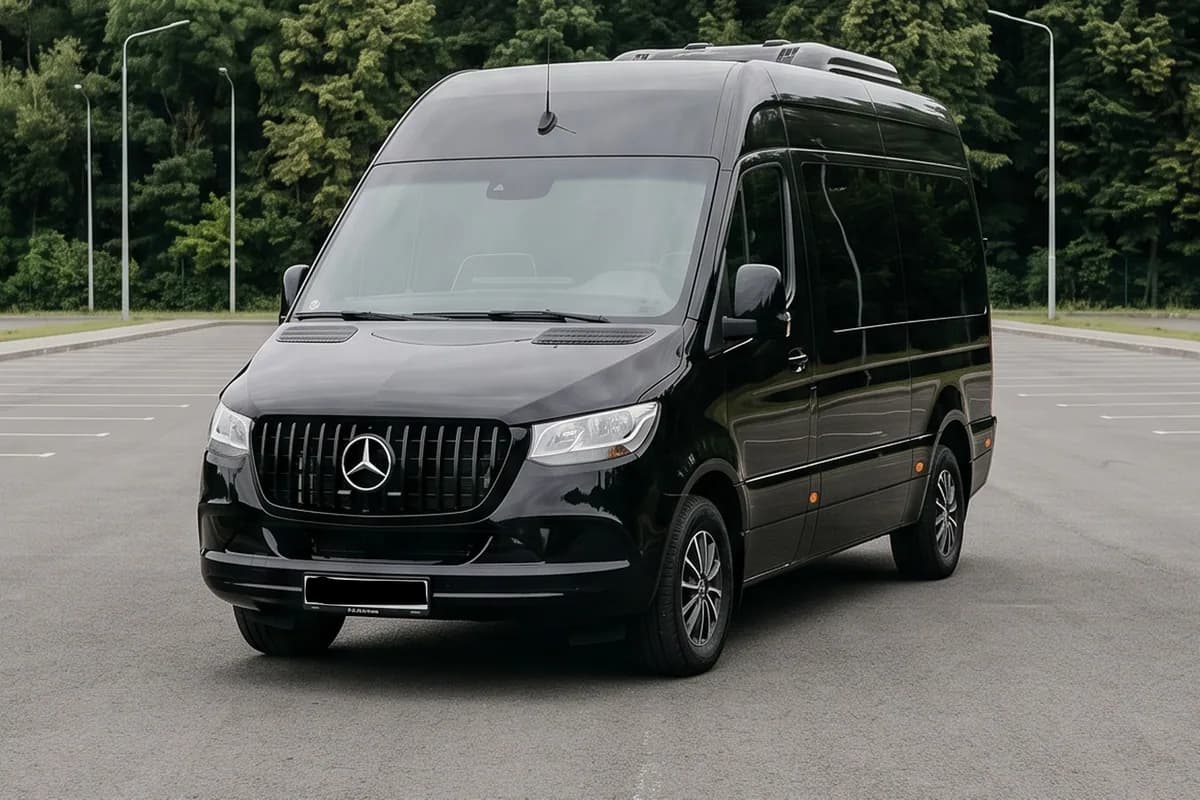 Аренда Mercedes Sprinter с водителем — минивэн vip (9 мест) на 9 мест