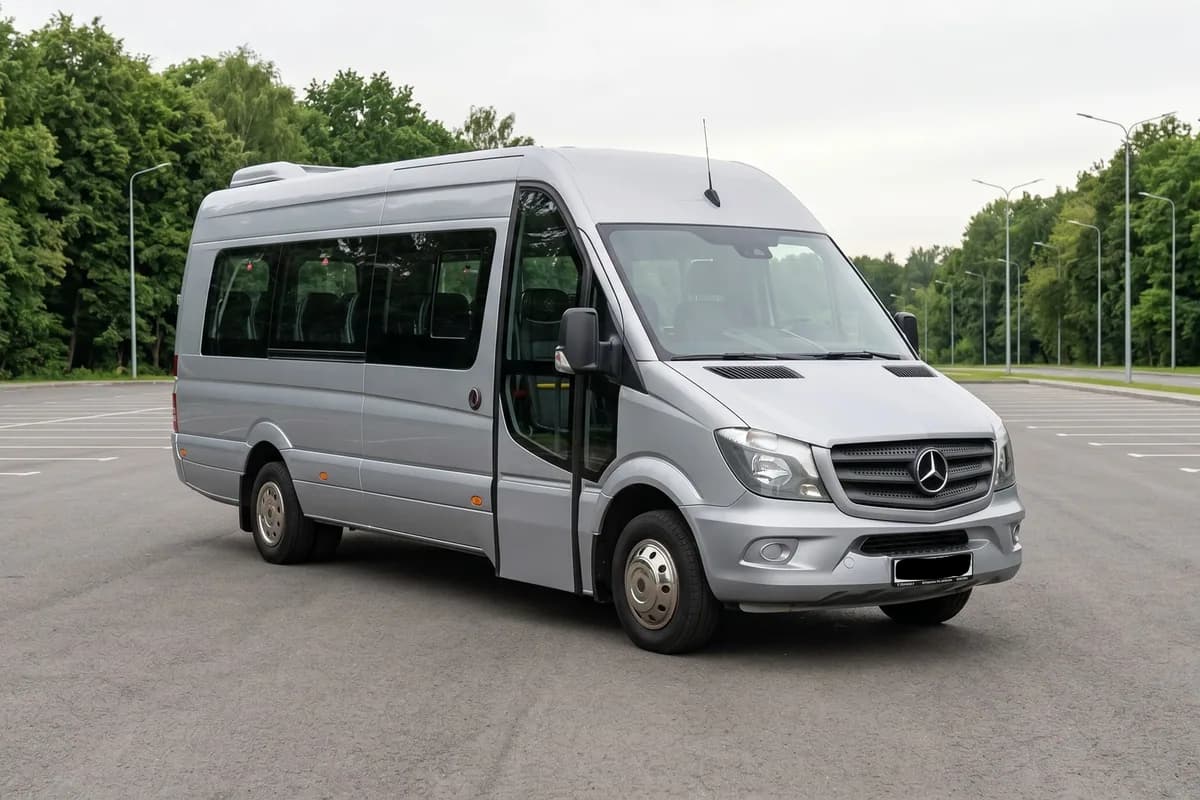 Аренда Mercedes Sprinter с водителем — микроавтобус на 24 мест